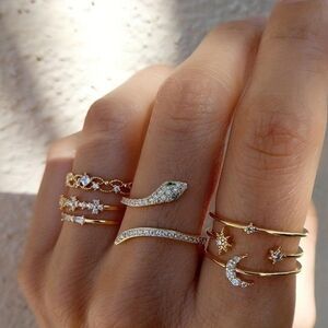 Elegant Snake Gold Women's Layering Ring Set